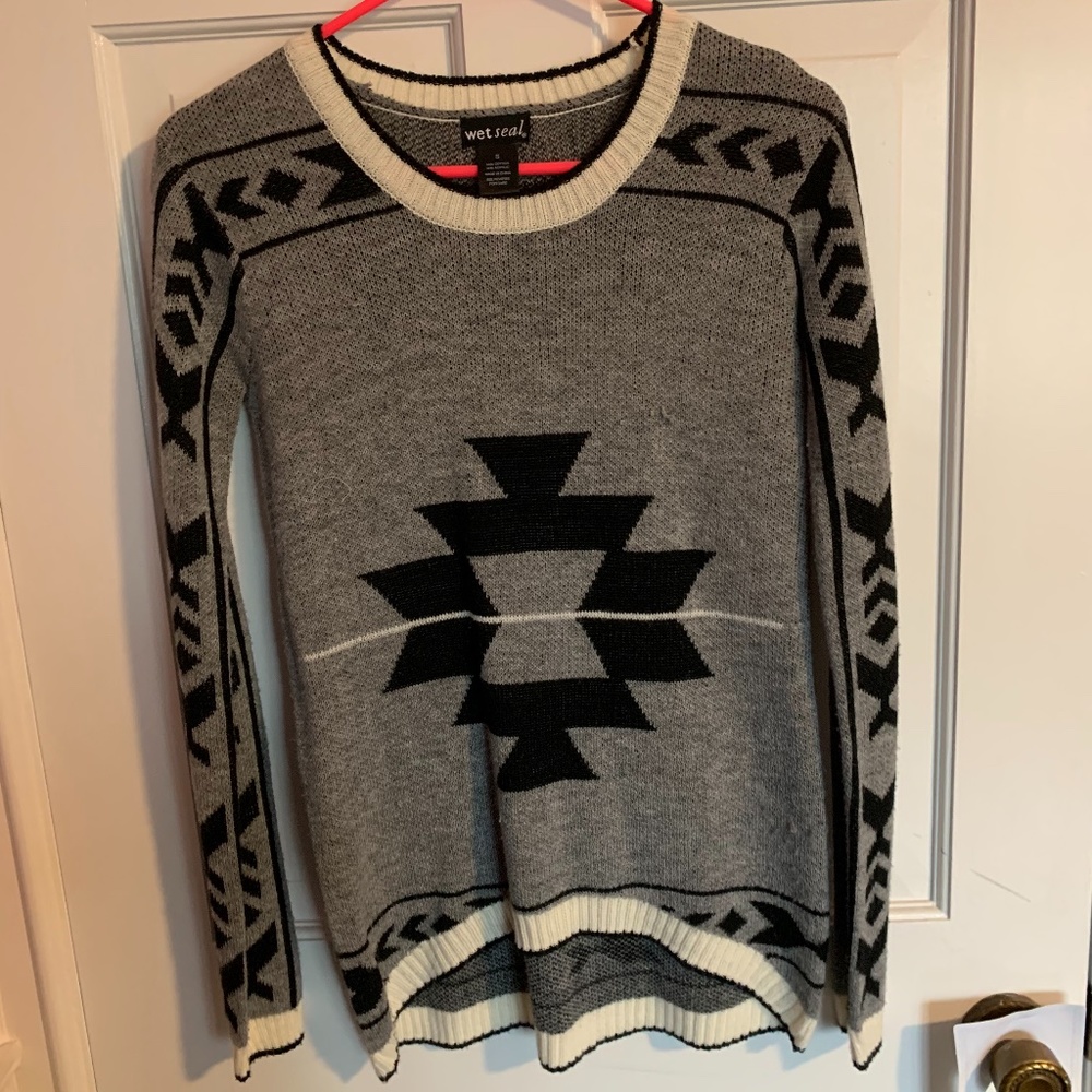 gray black and white sweater